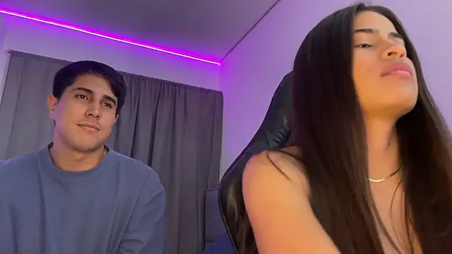 Snapshot of dereckbrownn chatting on March 23, 2:04 am dereckbrownn online show from March 23, 2:04 am