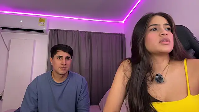 Snapshot of dereckbrownn chatting on October 8, 3:59 am dereckbrownn online show from October 8, 3:59 am