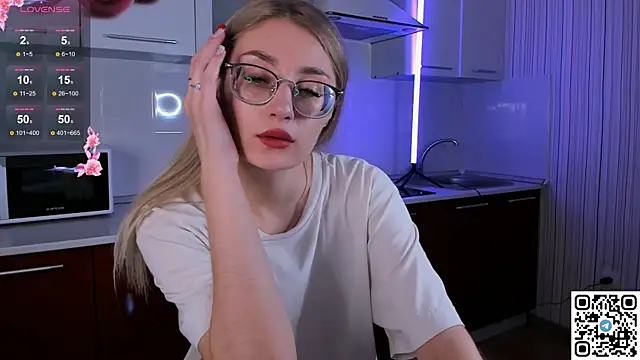 Snapshot of LivyyBossom chatting on December 13, 3:21 pm LivyyBossom online show from December 13, 3:21 pm