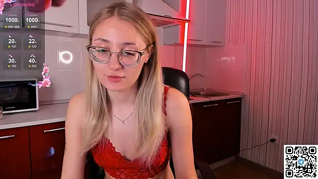 Snapshot of LivyyBossom chatting on December 15, 5:42 pm LivyyBossom online show from December 15, 5:42 pm