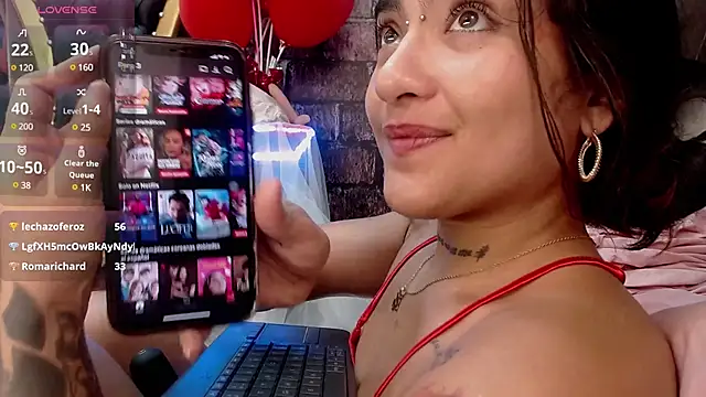 Snapshot of HelenaSwani chatting on February 28, 9:23 pm HelenaSwani online show from February 28, 9:23 pm