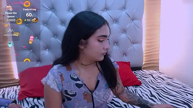 Snapshot of HelenaSwani chatting on October 2, 11:50 am HelenaSwani online show from October 2, 11:50 am