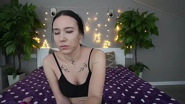 Snapshot of NikkiGoldSide chatting on January 15, 7:55 pm NikkiGoldSide online show from January 15, 7:55 pm
