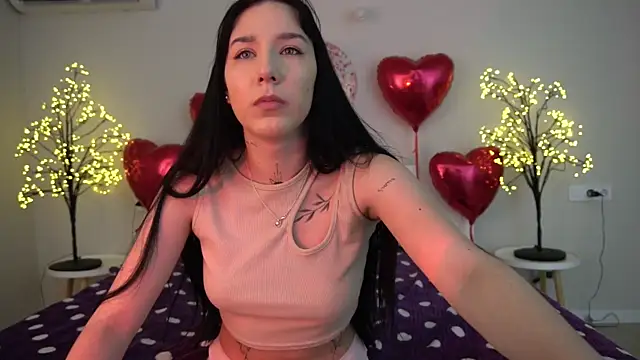 Snapshot of NikkiGoldSide chatting on February 17, 2:04 pm NikkiGoldSide online show from February 17, 2:04 pm