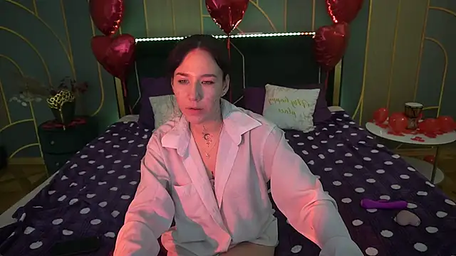 Snapshot of NikkiGoldSide chatting on February 20, 2:18 am NikkiGoldSide online show from February 20, 2:18 am
