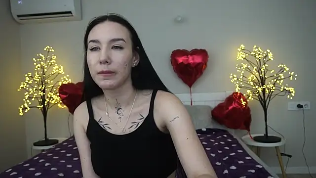 Snapshot of NikkiGoldSide chatting on March 3, 7:49 pm NikkiGoldSide online show from March 3, 7:49 pm