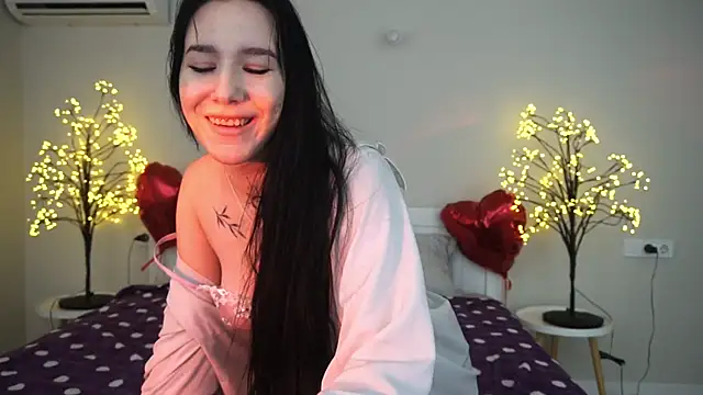 Snapshot of NikkiGoldSide chatting on March 8, 1:03 pm NikkiGoldSide online show from March 8, 1:03 pm