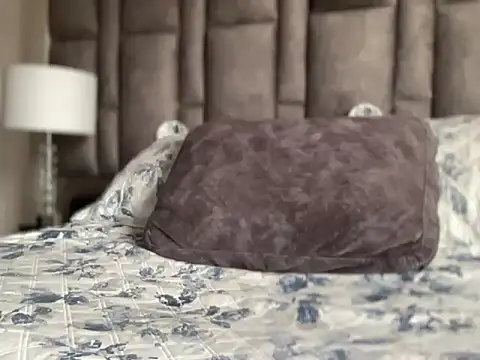 Snapshot of alexandergrey760886 chatting on February 13, 2:02 pm alexandergrey760886 online show from February 13, 2:02 pm