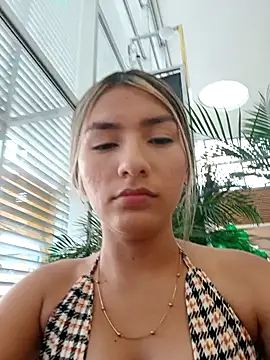 Snapshot of GIRL_DONCELLA chatting on December 3, 10:07 pm GIRL DONCELLA online show from December 3, 10:07 pm