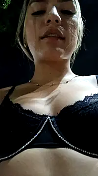 Snapshot of GIRL_DONCELLA chatting on December 22, 1:23 am GIRL DONCELLA online show from December 22, 1:23 am