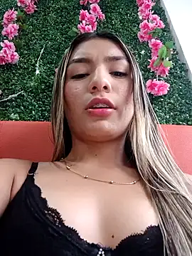 Snapshot of GIRL_DONCELLA chatting on February 7, 10:20 pm GIRL DONCELLA online show from February 7, 10:20 pm