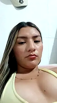 Snapshot of GIRL_DONCELLA chatting on February 14, 1:13 am GIRL DONCELLA online show from February 14, 1:13 am