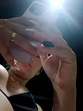 Snapshot of GIRL_DONCELLA chatting on November 11, 3:39 am GIRL DONCELLA online show from November 11, 3:39 am