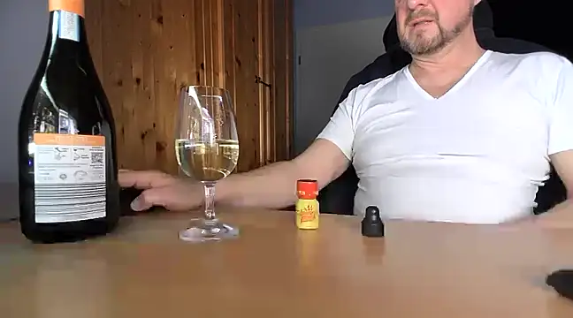 Snapshot of Tom_PP_cgn chatting on January 17, 10:56 pm Tom PP cgn online show from January 17, 10:56 pm