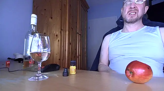 Snapshot of Tom_PP_cgn chatting on February 27, 4:31 am Tom PP cgn online show from February 27, 4:31 am