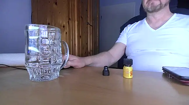 Snapshot of Tom_PP_cgn chatting on March 15, 11:28 pm Tom PP cgn online show from March 15, 11:28 pm