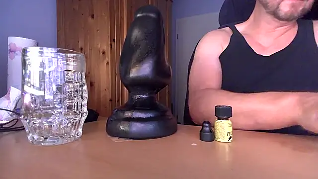 Snapshot of Tom_PP_cgn chatting on September 13, 8:30 pm Tom PP cgn online show from September 13, 8:30 pm