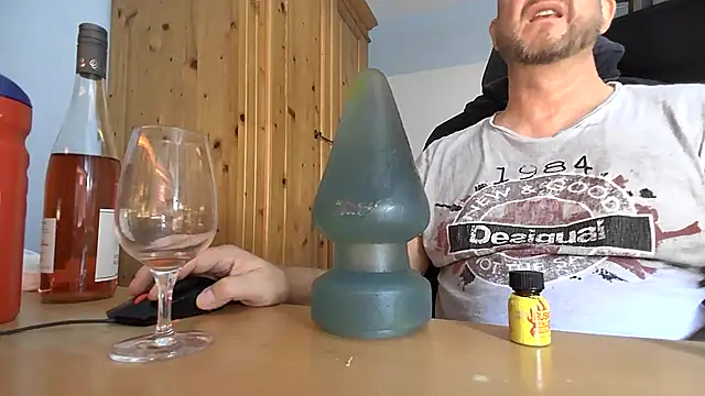 Snapshot of Tom_PP_cgn chatting on September 19, 9:43 am Tom PP cgn online show from September 19, 9:43 am