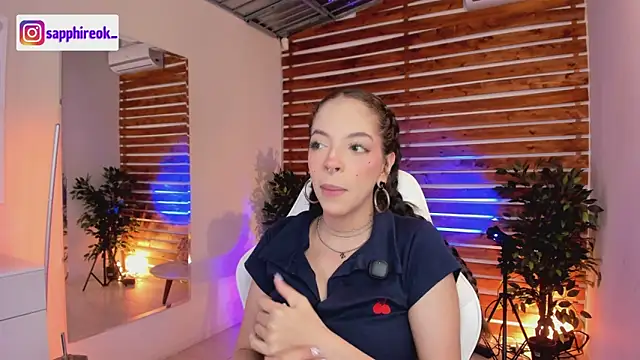 Snapshot of Sapphire_Venuss chatting on May 2, 1:21 am Sapphire Venuss online show from May 2, 1:21 am
