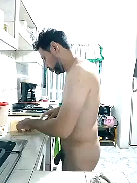 Snapshot of p_enrike chatting on November 5, 10:26 am p enrike online show from November 5, 10:26 am