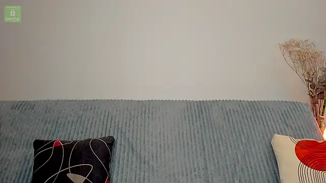 Snapshot of erika_hoiree chatting on December 3, 11:57 pm erika hoiree online show from December 3, 11:57 pm