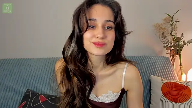 Snapshot of erika_hoiree chatting on December 10, 9:33 pm erika hoiree online show from December 10, 9:33 pm