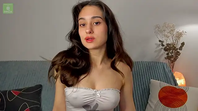 Snapshot of erika_hoiree chatting on March 20, 12:40 am erika hoiree online show from March 20, 12:40 am