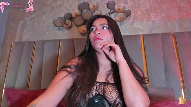 KimDevinne online show from April 12, 3:11 am