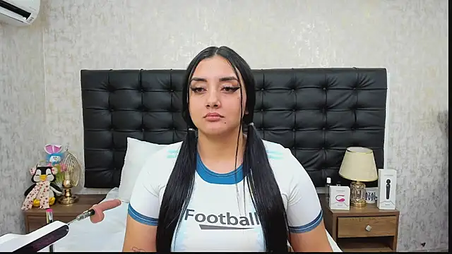 Snapshot of AmaliaDalton chatting on April 19, 6:10 pm AmaliaDalton online show from April 19, 6:10 pm