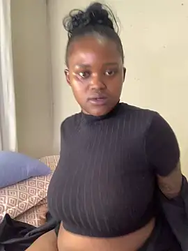 Snapshot of ThickPearlx23 chatting on July 9, 12:37 am ThickPearlx23 online show from July 9, 12:37 am