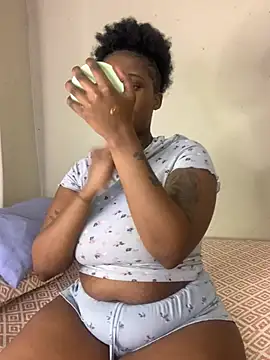 Snapshot of ThickPearlx23 chatting on July 12, 6:21 pm ThickPearlx23 online show from July 12, 6:21 pm