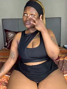 Snapshot of ThickPearlx23 chatting on July 28, 7:39 pm ThickPearlx23 online show from July 28, 7:39 pm