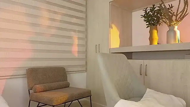 Siny Moore online show from February 20, 2:29 am