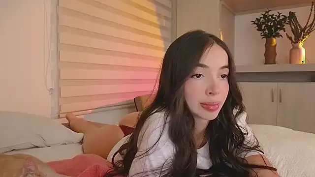 Siny Moore online show from February 24, 11:30 pm