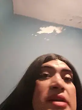 Snapshot of yovana13 chatting on July 20, 9:45 am yovana13 online show from July 20, 9:45 am