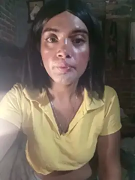 Snapshot of yovana13 chatting on August 7, 12:34 am yovana13 online show from August 7, 12:34 am