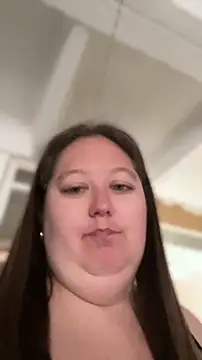 Snapshot of Chloee_ep chatting on April 30, 4:02 pm Chloee ep online show from April 30, 4:02 pm