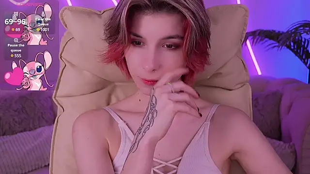 HaylaAmber online show from March 4, 11:11 pm