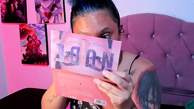Snapshot of Mila_nixon02 chatting on April 25, 3:09 am Mila nixon02 online show from April 25, 3:09 am