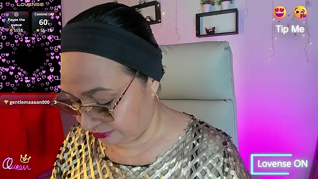 Gia Nahomi online show from February 15, 9:22 pm