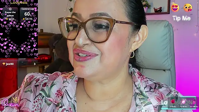 Snapshot of Gia_Nahomi chatting on April 18, 11:05 pm Gia Nahomi online show from April 18, 11:05 pm