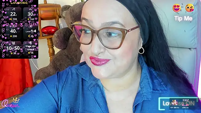 Snapshot of Gia_Nahomi chatting on April 23, 11:07 pm Gia Nahomi online show from April 23, 11:07 pm