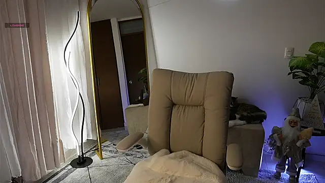 yourlilo24 online show from November 28, 4:26 am