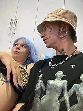 Snapshot of Seebohm1111 chatting on December 22, 2:49 am Seebohm1111 online show from December 22, 2:49 am