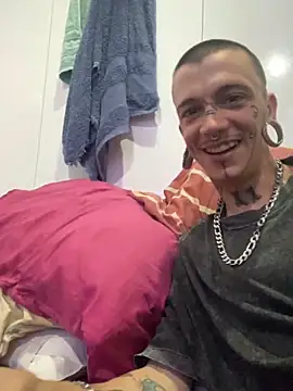 Snapshot of Seebohm1111 chatting on December 28, 12:57 am Seebohm1111 online show from December 28, 12:57 am