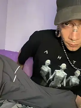 Snapshot of Seebohm1111 chatting on January 19, 1:00 am Seebohm1111 online show from January 19, 1:00 am