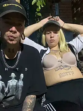 Snapshot of Seebohm1111 chatting on February 22, 11:03 pm Seebohm1111 online show from February 22, 11:03 pm