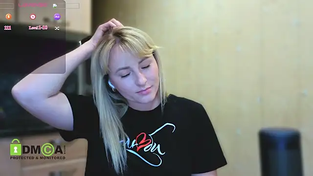 Snapshot of Smoorodinkaa chatting on May 8, 7:52 pm Smoorodinkaa online show from May 8, 7:52 pm