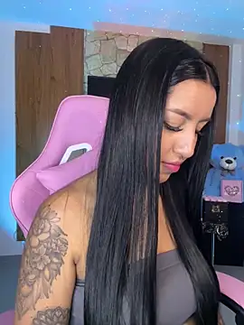 Tamara Roberts1 online show from March 4, 2:06 am