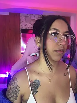 Tamara Roberts1 online show from February 24, 2:20 am